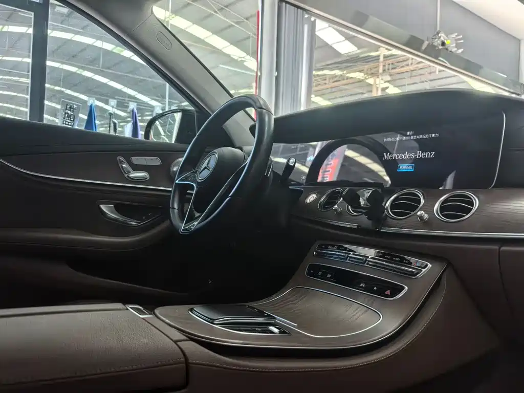 Mercedes-Benz E-Class 2022 — фото 3