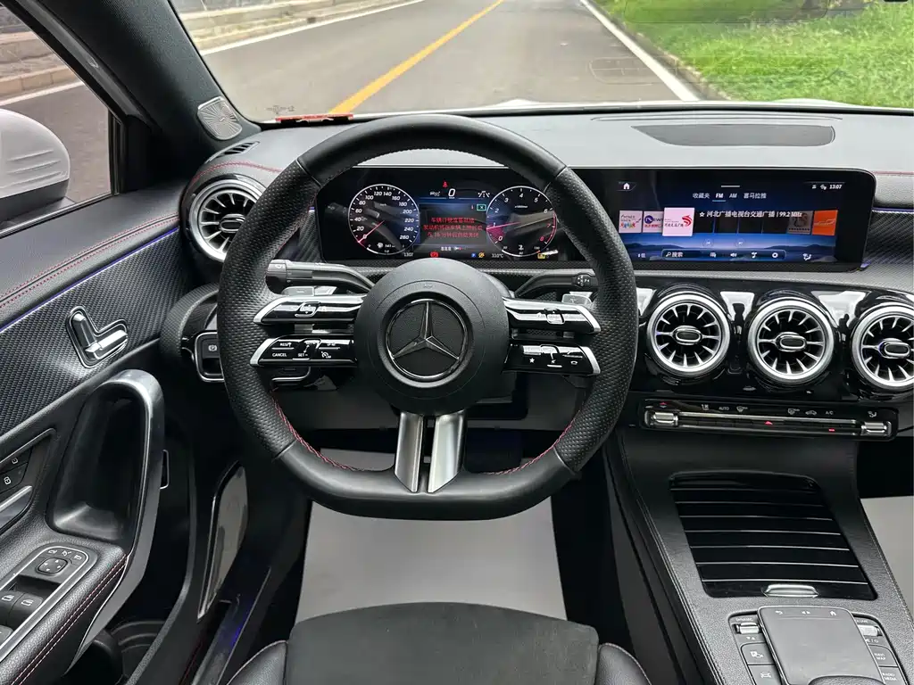Mercedes-Benz A-Class 2024 — фото 10