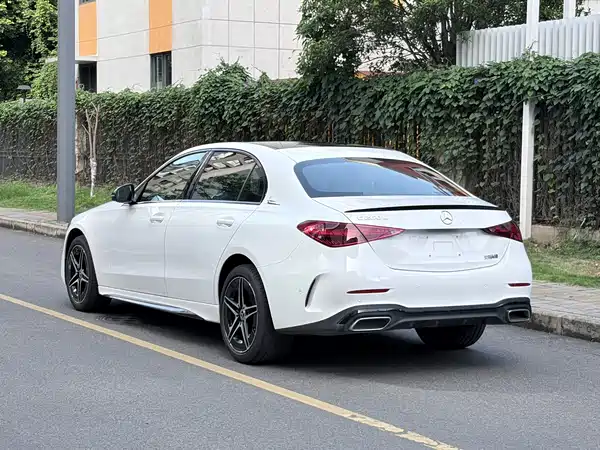 Mercedes-Benz C-Class 2024