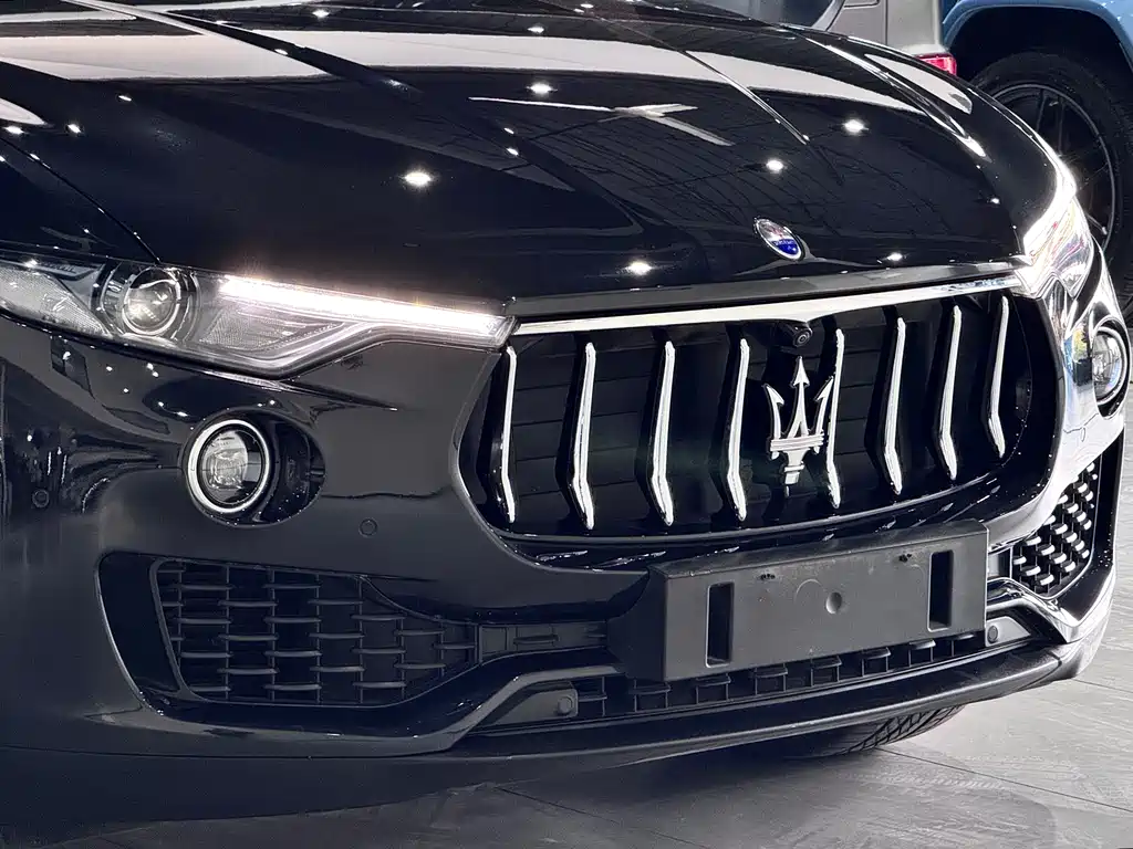 Maserati Levante 2018 — фото 11