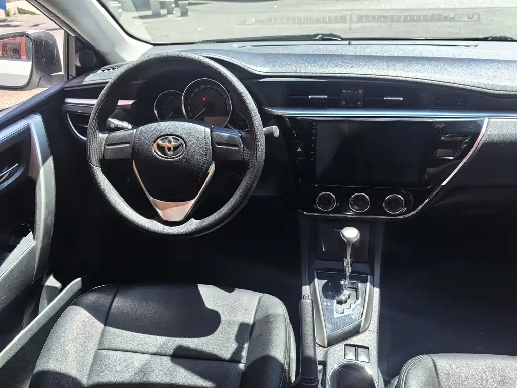 Toyota Corolla 2017 — фото 9