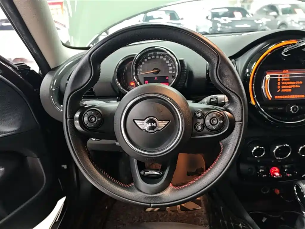 MINI Clubman 2017 — фото 11