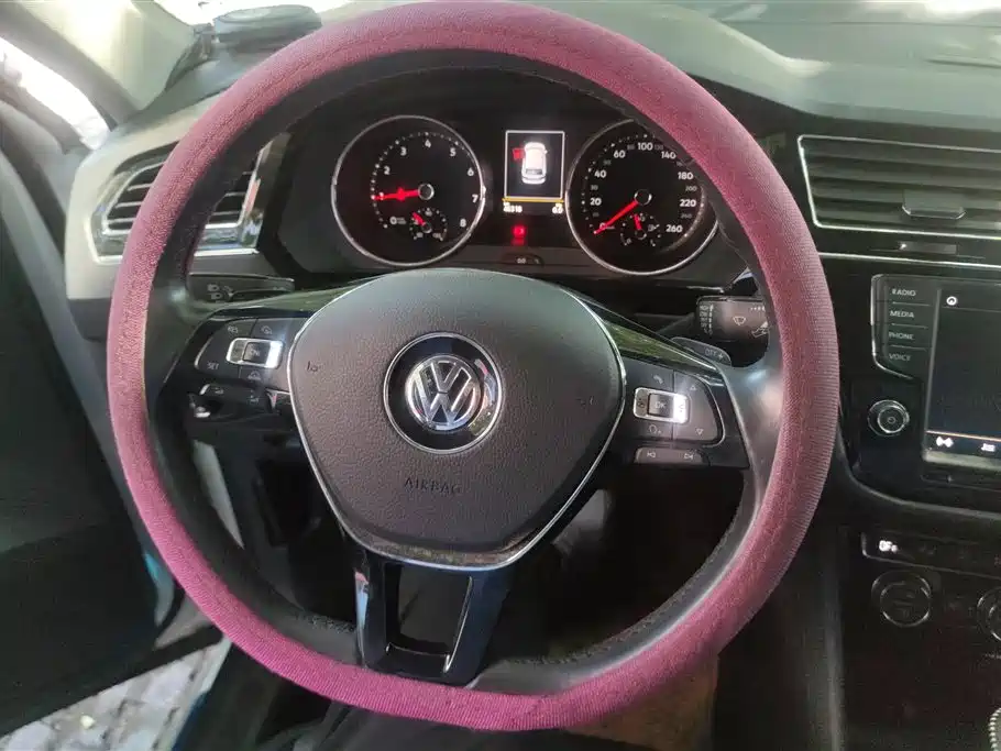 Volkswagen Tiguan L 2018 — фото 15