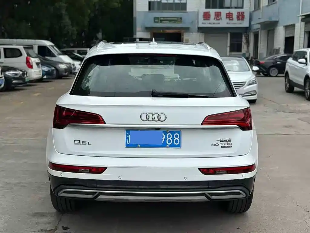 Audi Q5L 2022 — фото 8