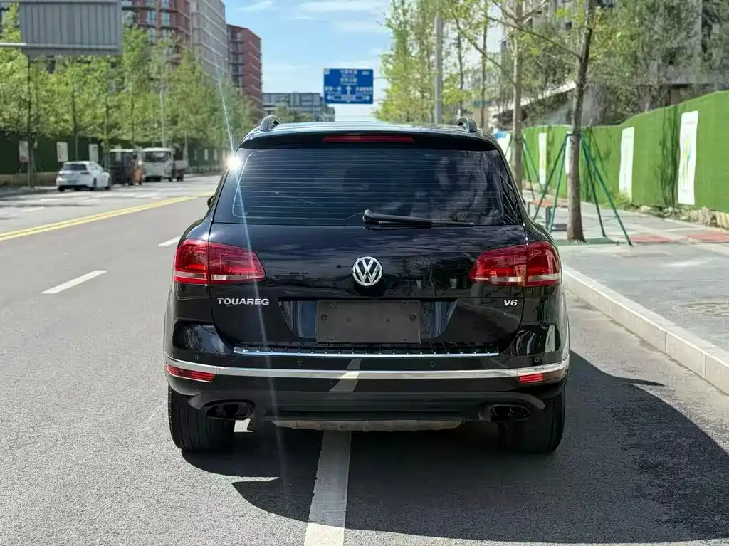 Volkswagen Touareg 2017 — фото 8