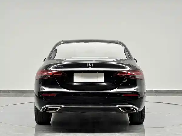 Mercedes-Benz E-Class 2022
