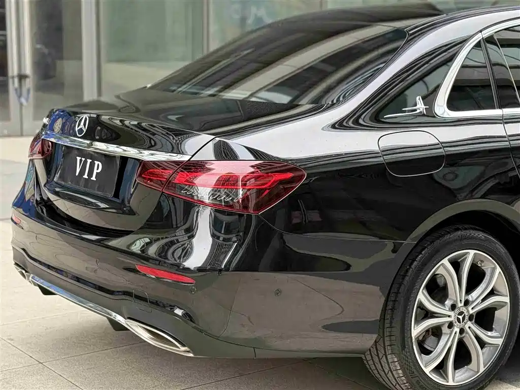 Mercedes-Benz E-Class 2022 — фото 9