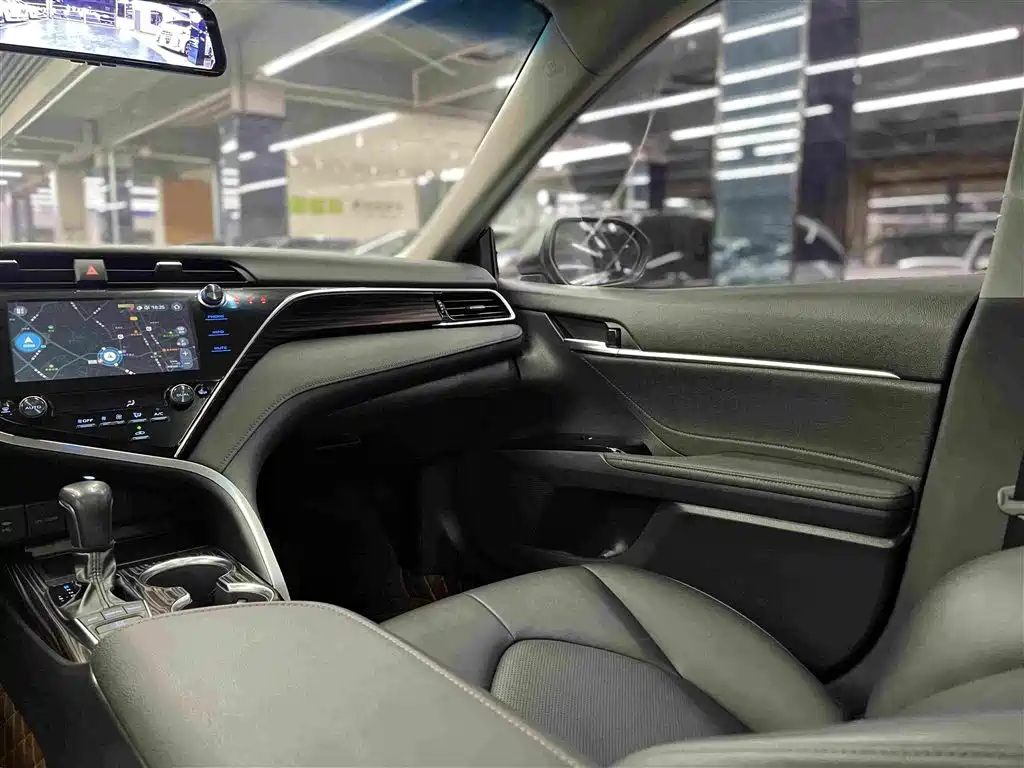 Toyota Camry 2020 — фото 14