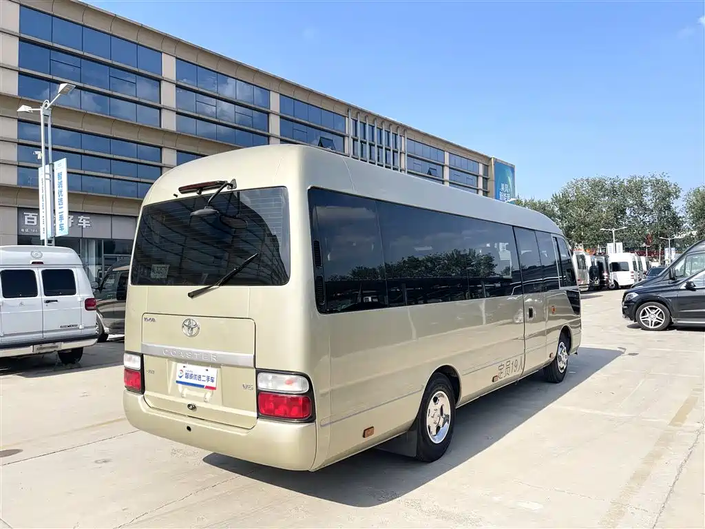 Toyota Coaster 2018 — фото 19