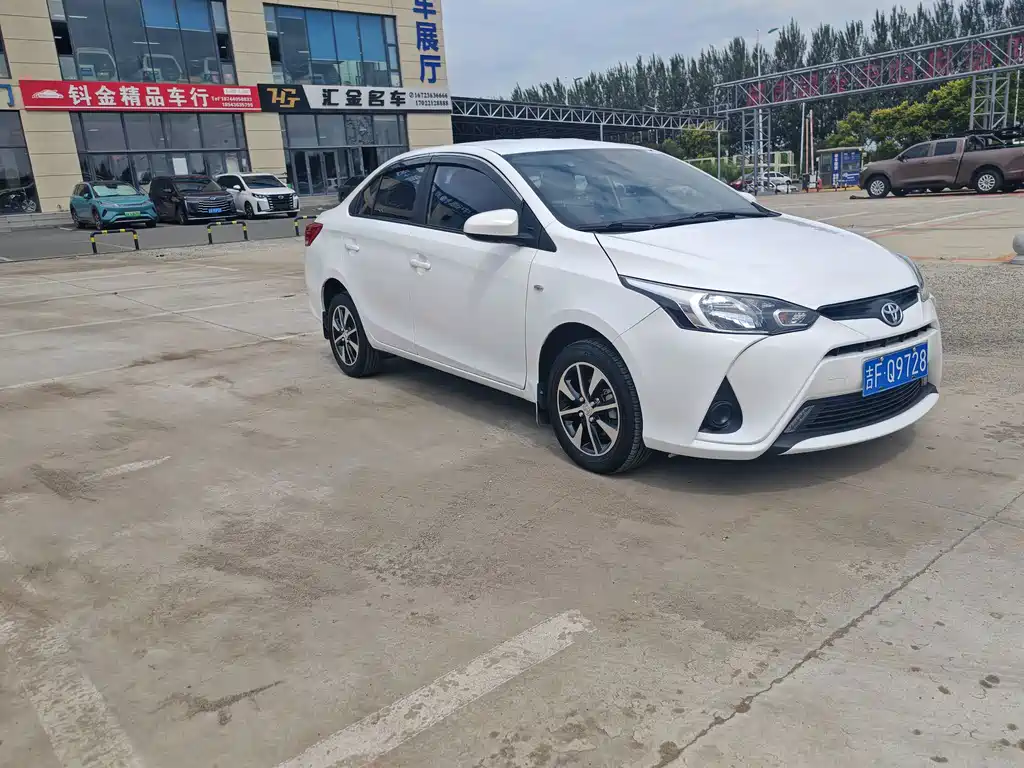 Toyota Yaris L 2018 — фото 3