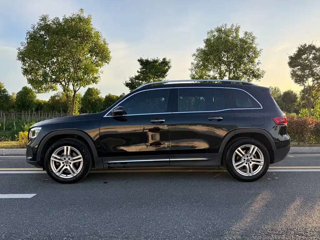 Mercedes-Benz GLB 2021