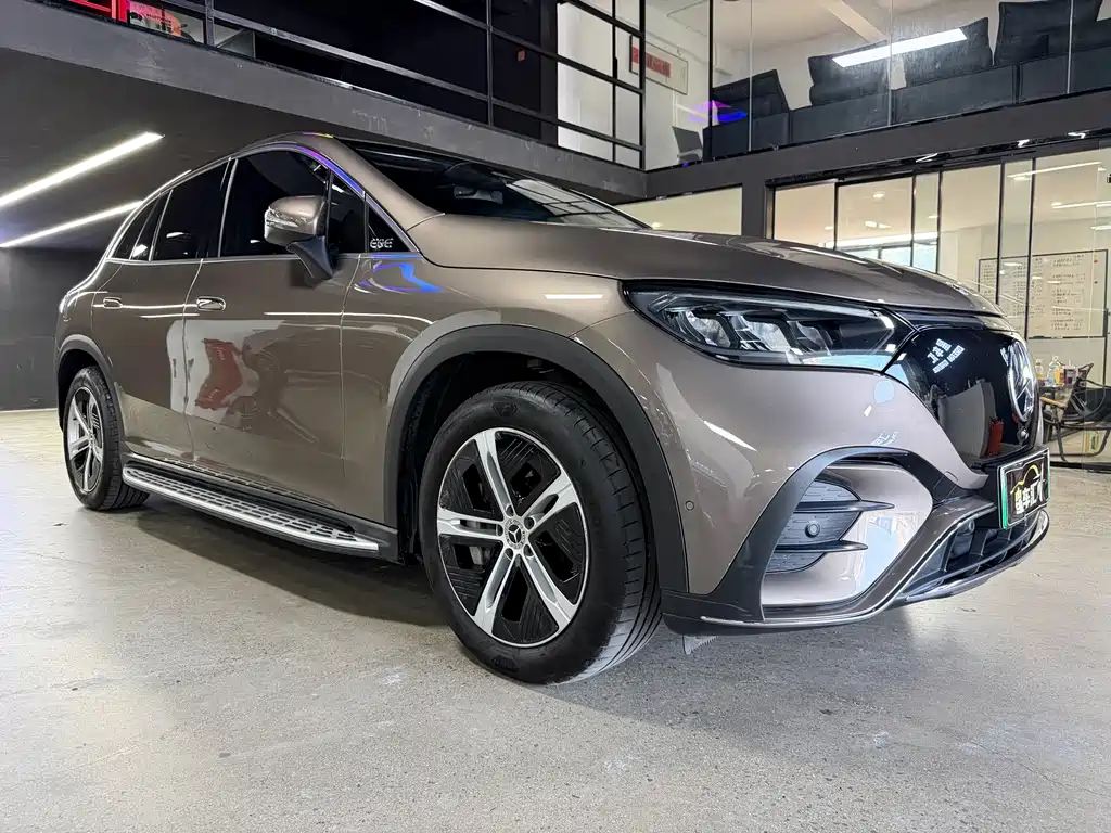 Mercedes-Benz EQE SUV 2023 — фото 3