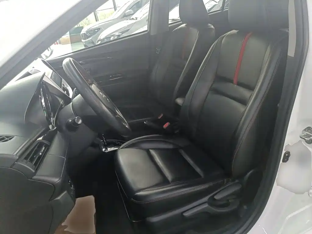 Toyota Yaris L 2019 — фото 15