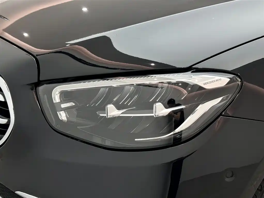 Mercedes-Benz E-Class 2022 — фото 19