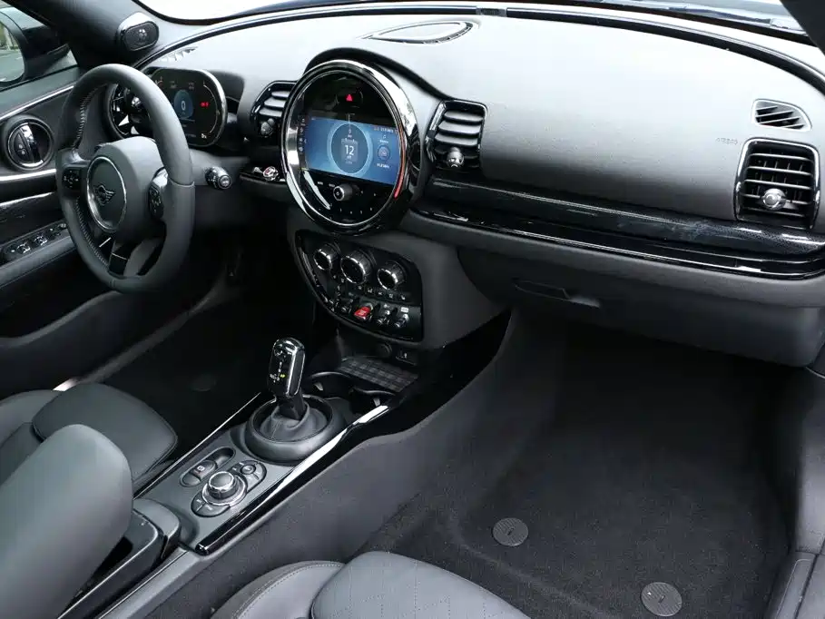 MINI Clubman 2023 — фото 13