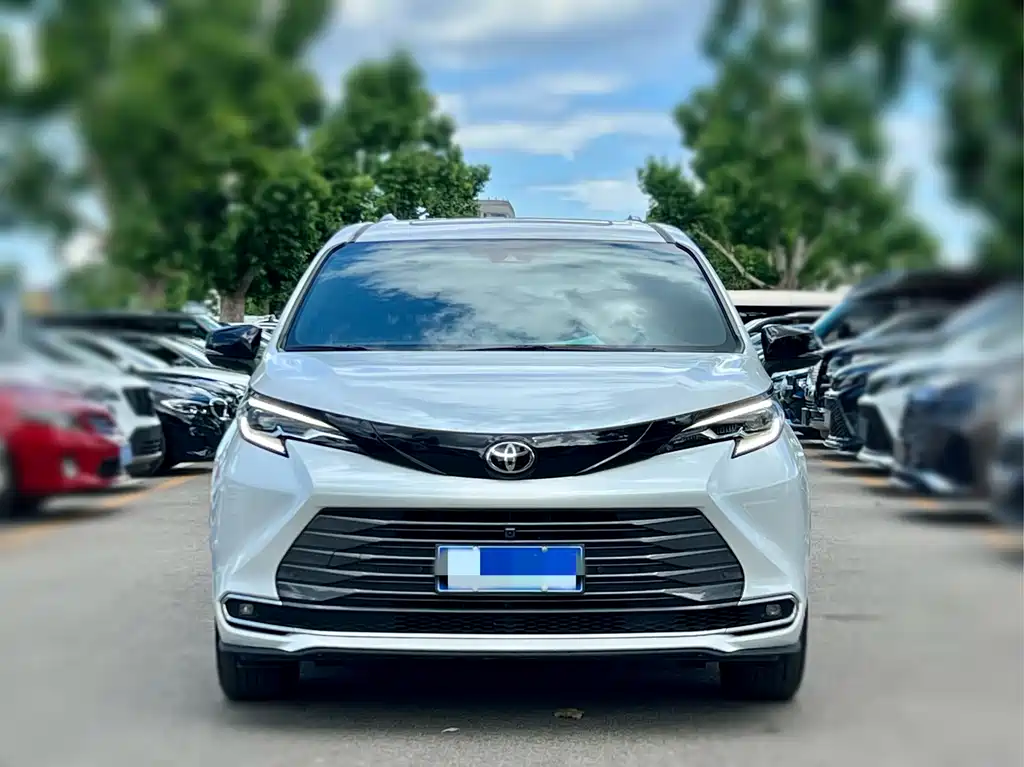 Toyota Sienna 2025