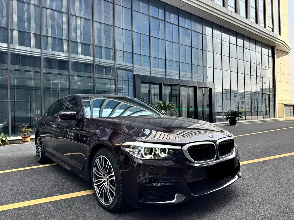 BMW 5 Series 2019 — фото 3
