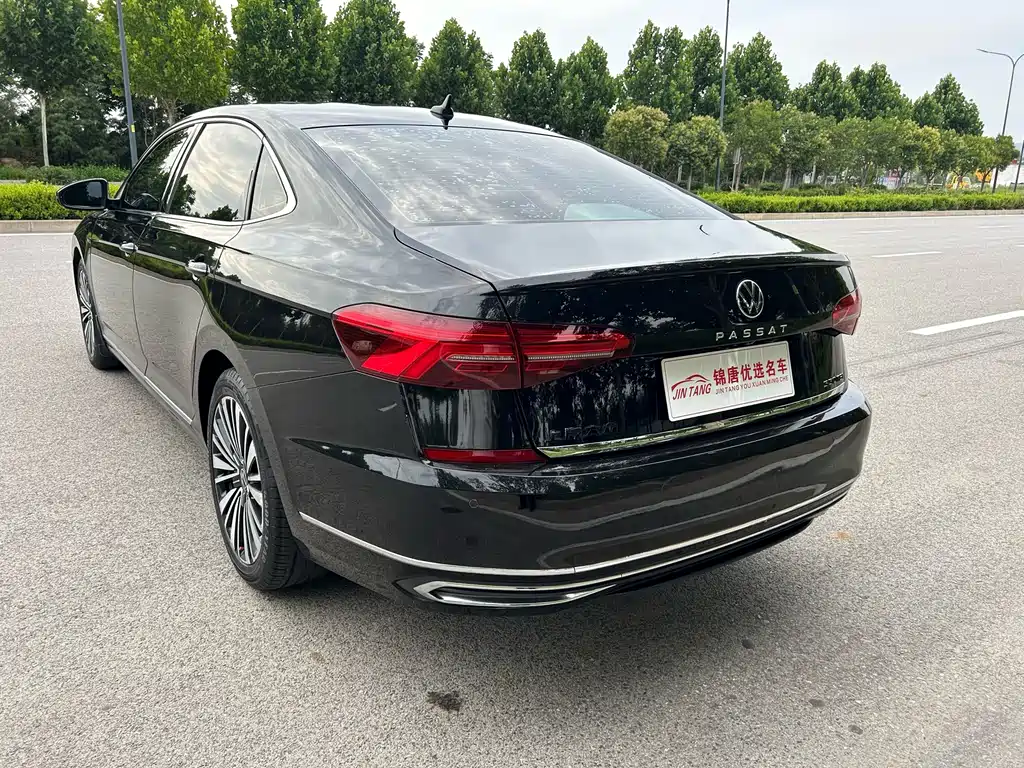 Volkswagen Passat 2021 — фото 13