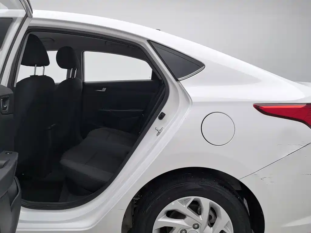 Hyundai Verna 2021 — фото 15
