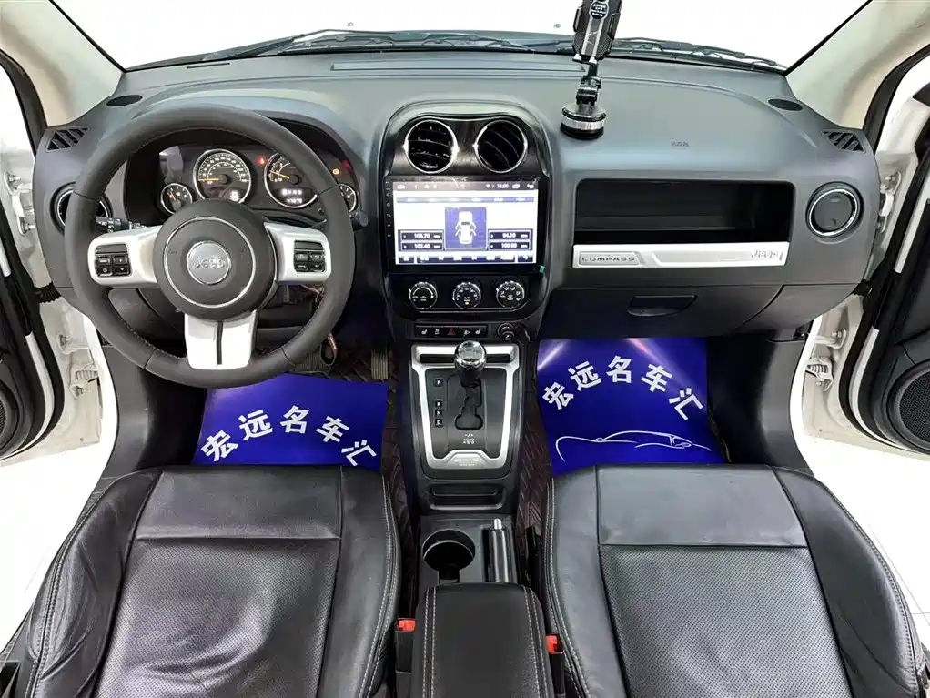 Jeep Compass 2013 — фото 8