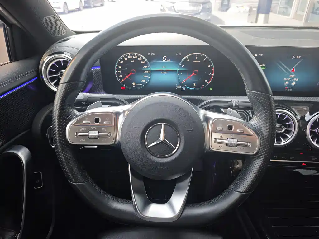 Mercedes-Benz A-Class 2022 — фото 13
