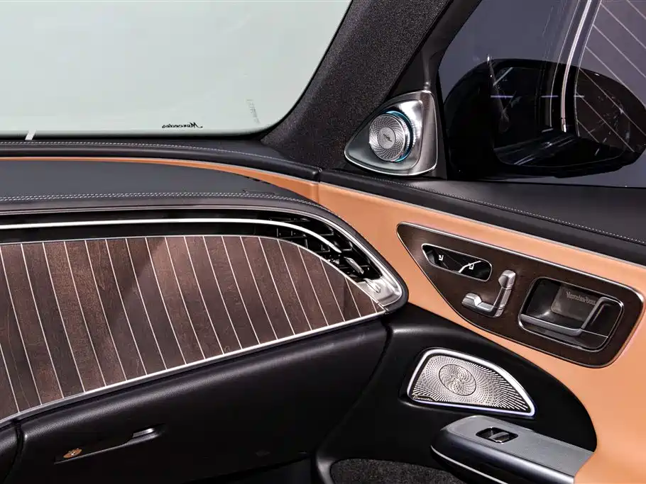 Mercedes-Benz E-Class 2025 — фото 23