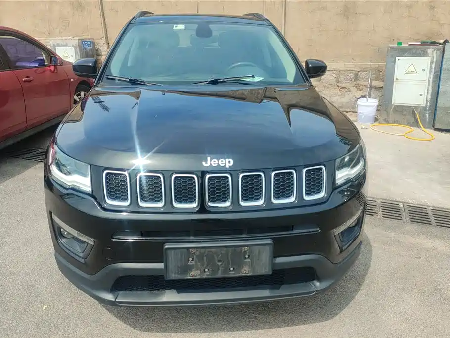 Jeep Compass 2017 — фото 2