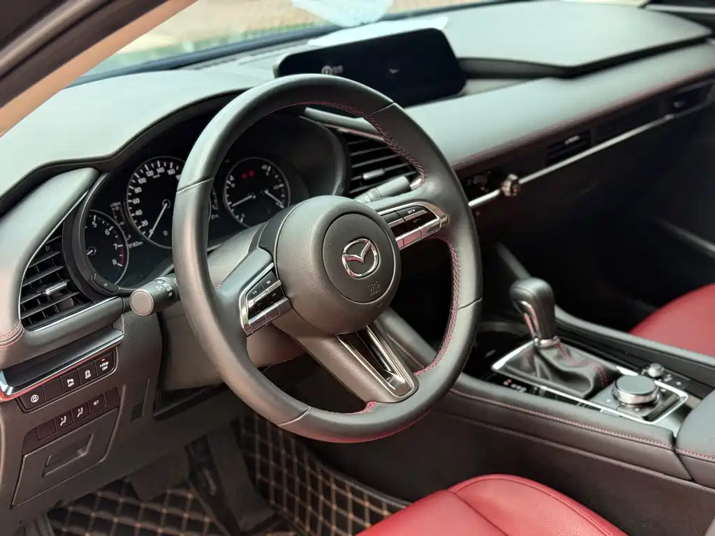 Mazda 3 Axela 2024