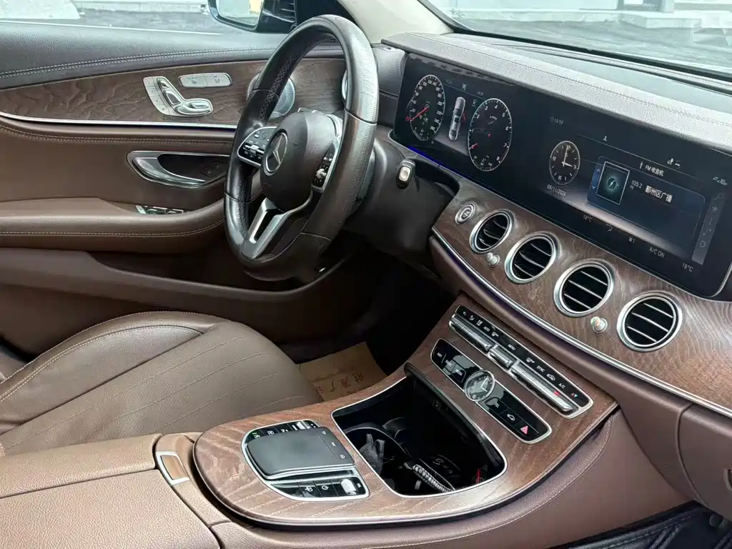 Mercedes-Benz E-Class 2017 — фото 10
