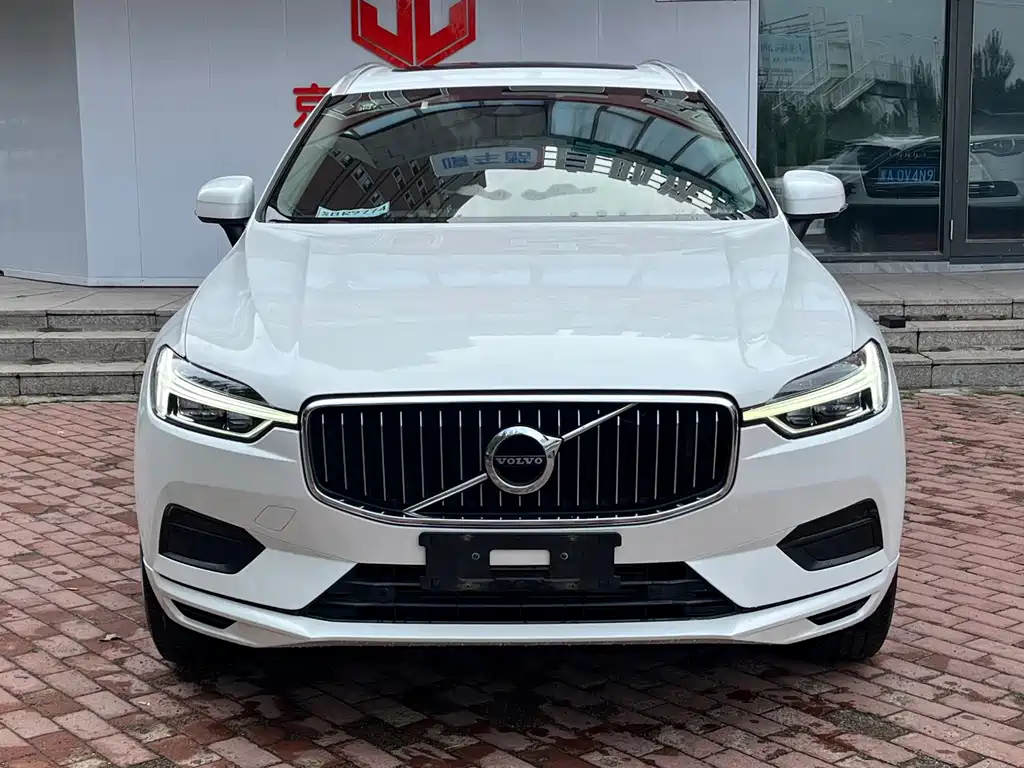 Volvo XC60 2019 — фото 2