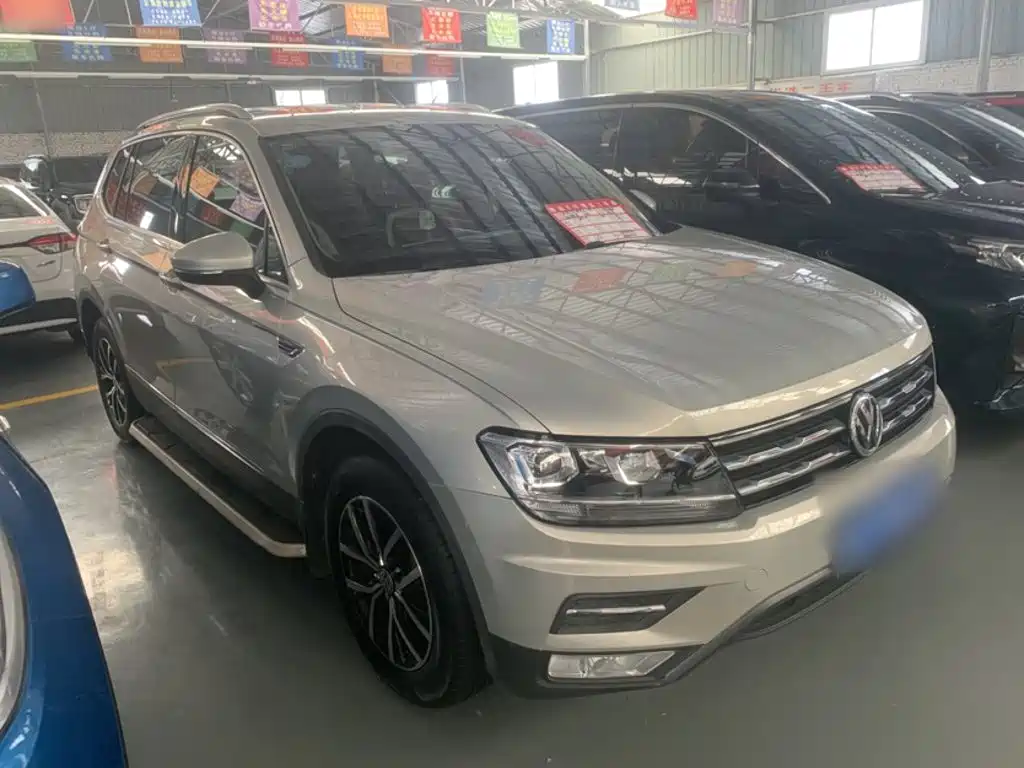 Volkswagen Tiguan L 2017 — фото 8