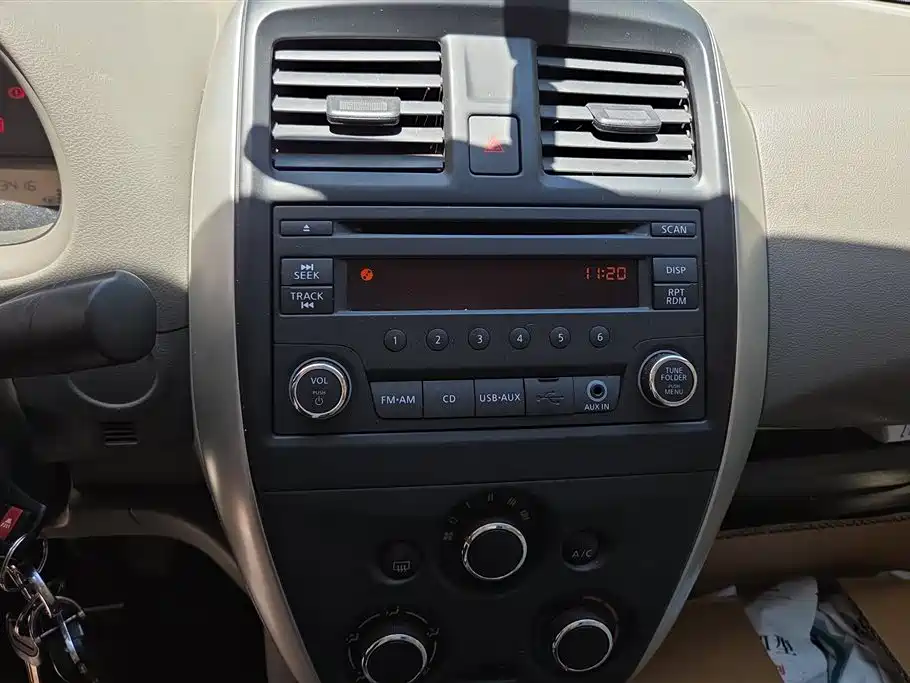Nissan Sunny 2015 — фото 13