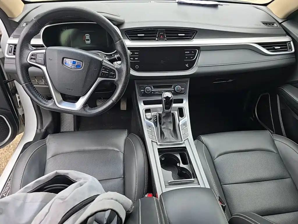 Geely Emgrand 2019 — фото 10