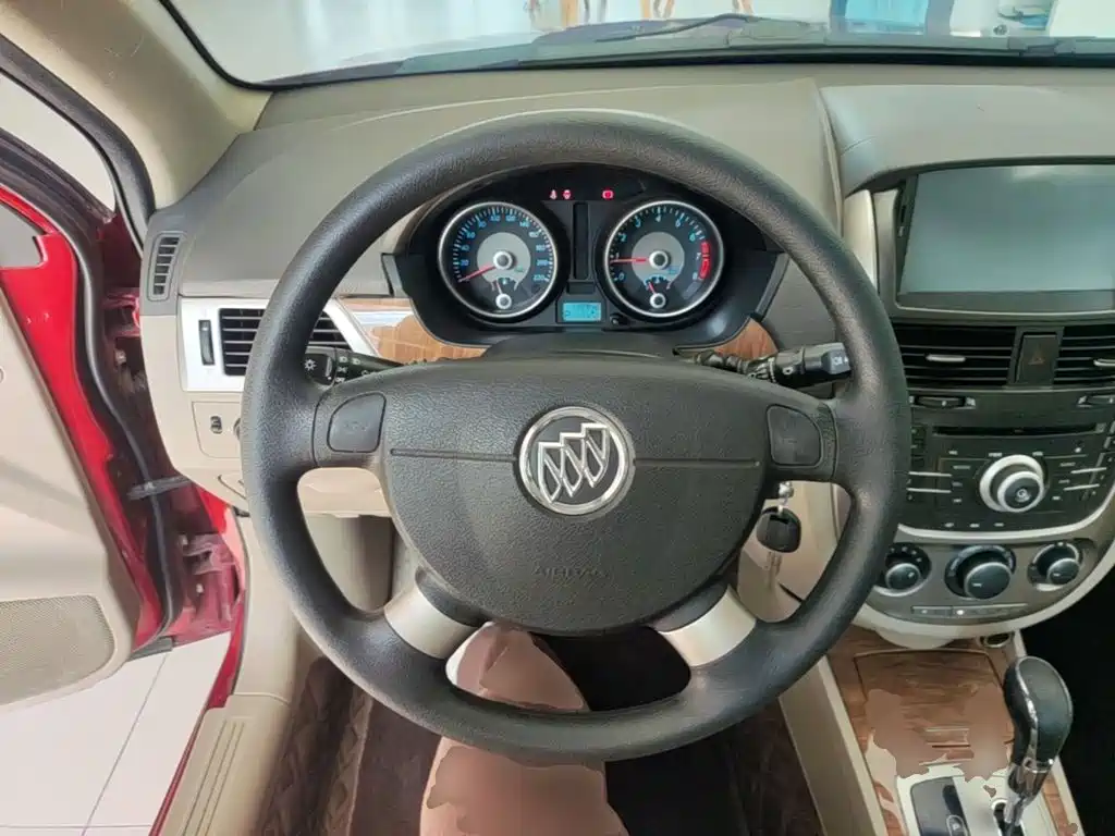 Buick Excelle 2015 — фото 11