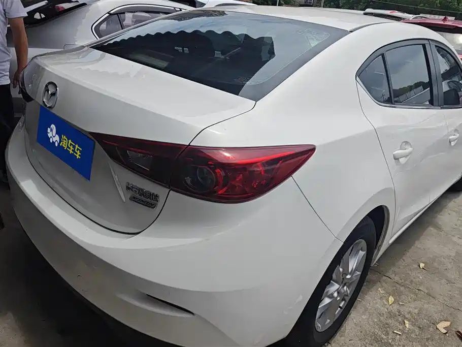 Mazda 3 Axela 2017 — фото 3