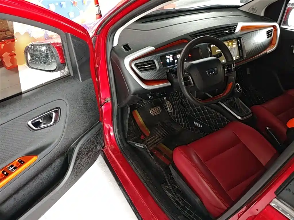 Geely Vision X1 2018 — фото 16