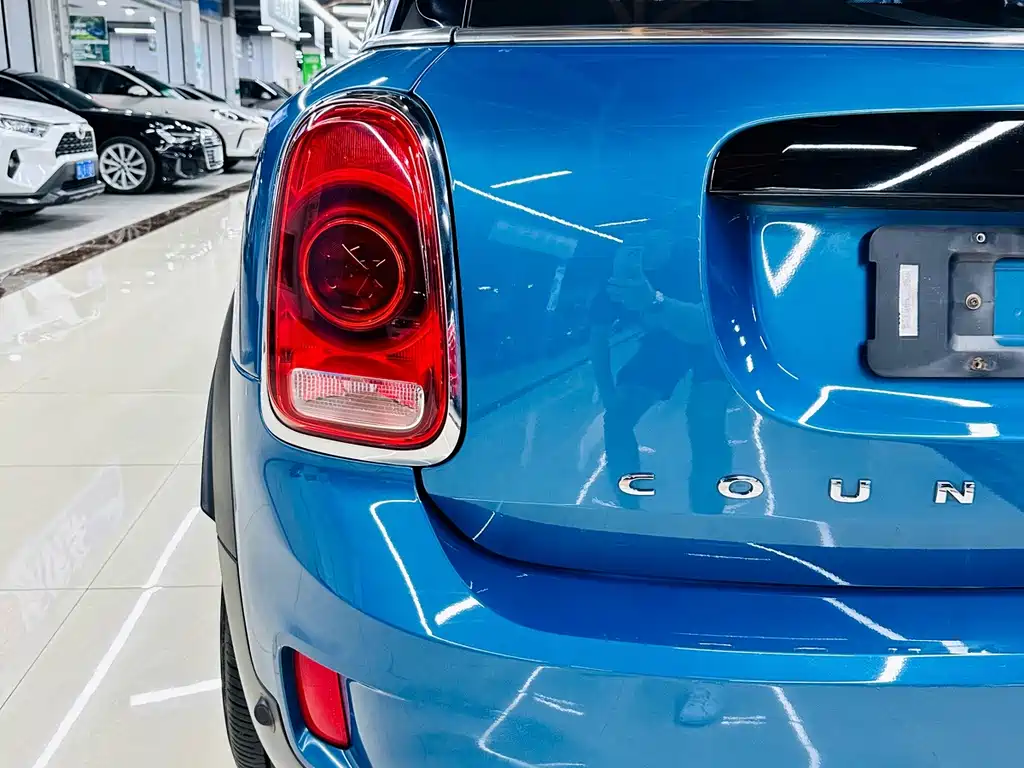 MINI Countryman 2017 — фото 17