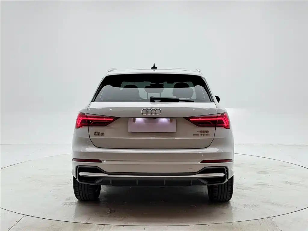 Audi Q3 2022 — фото 5