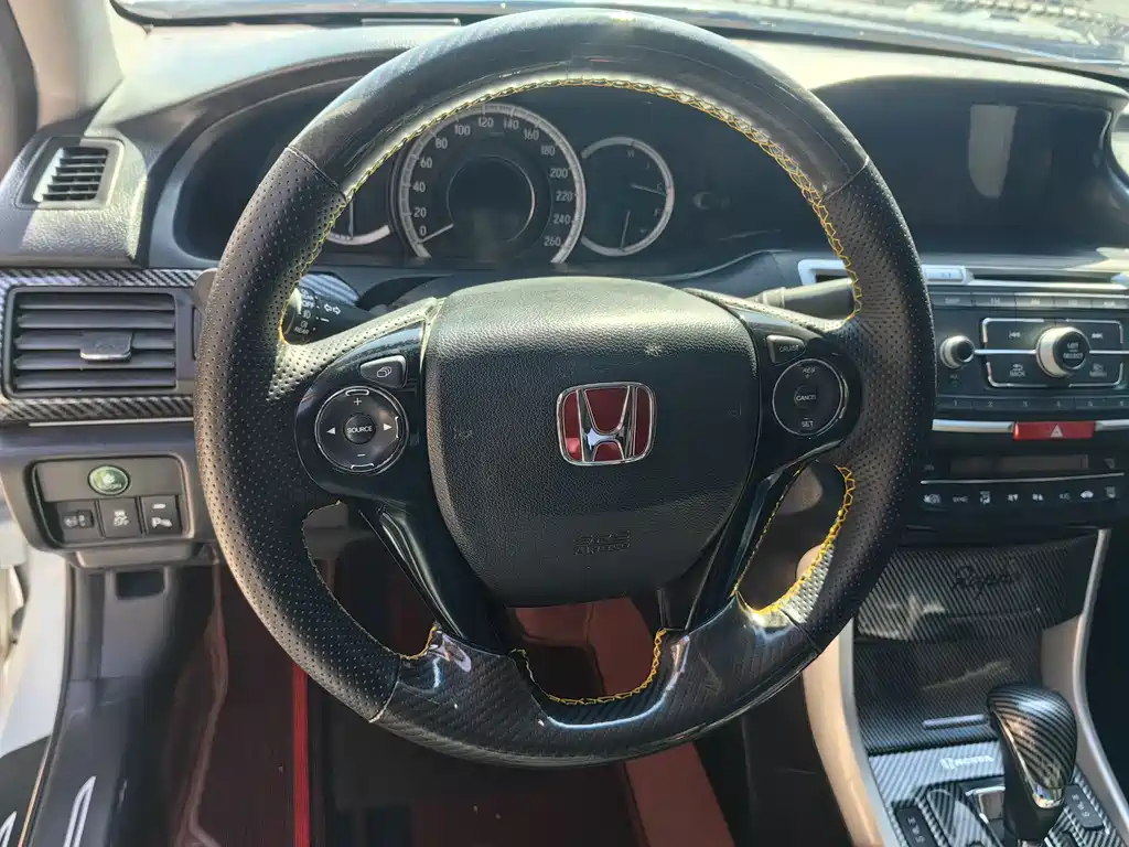 Honda Accord 2018 — фото 7