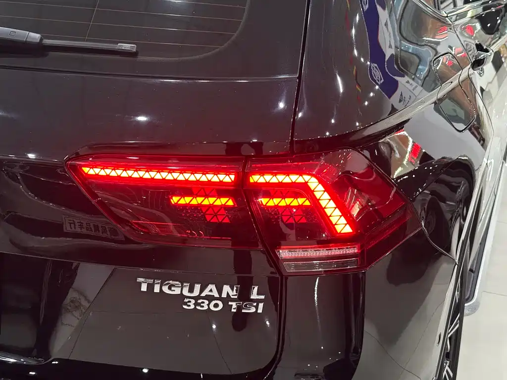 Volkswagen Tiguan L 2018 — фото 31