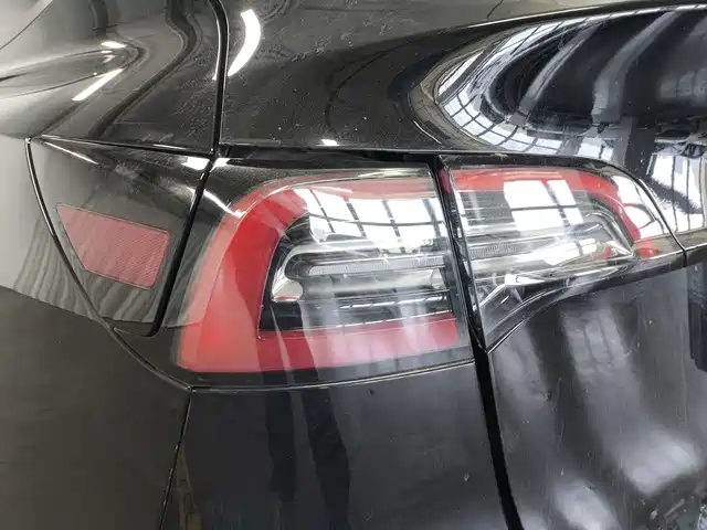 Tesla Model Y 2021 — фото 14