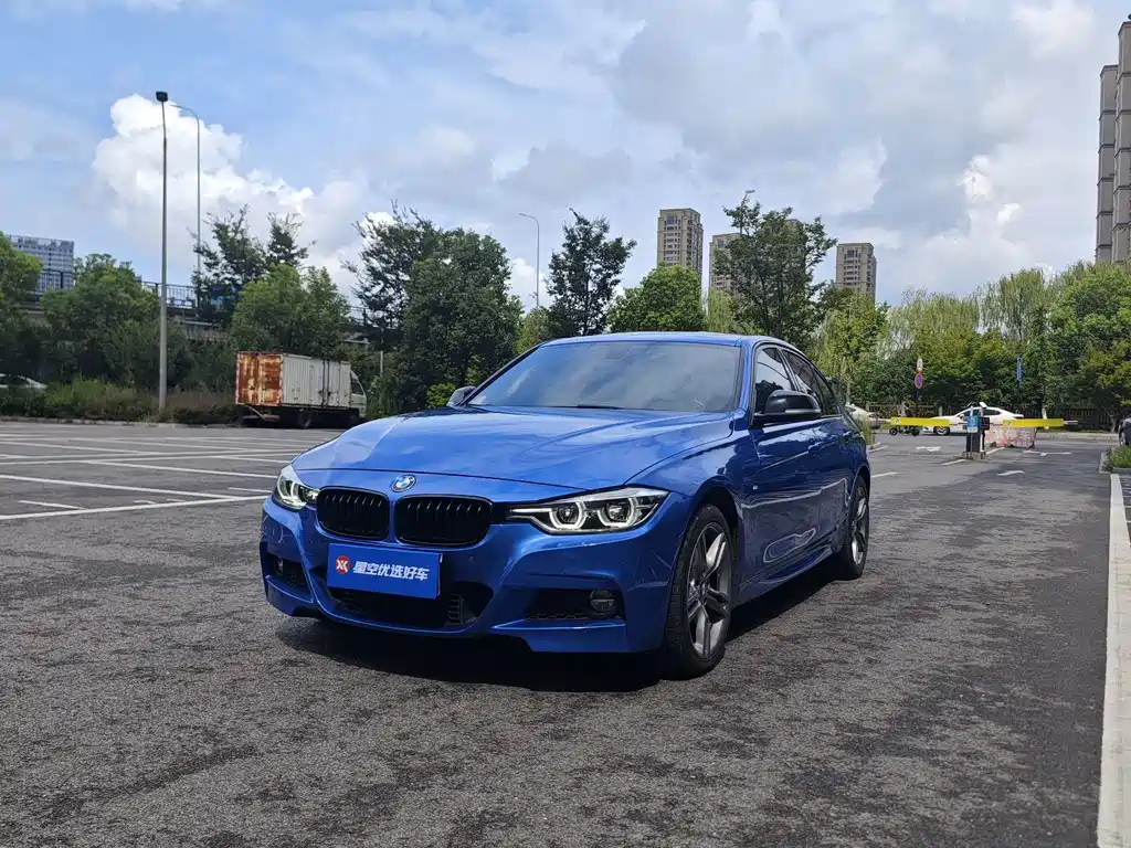 BMW 3 Series 2018 — фото 1