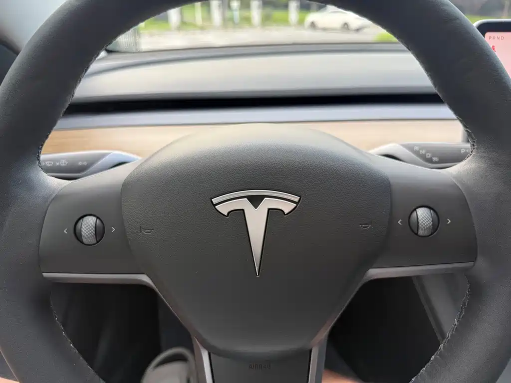 Tesla Model 3 2022 — фото 14