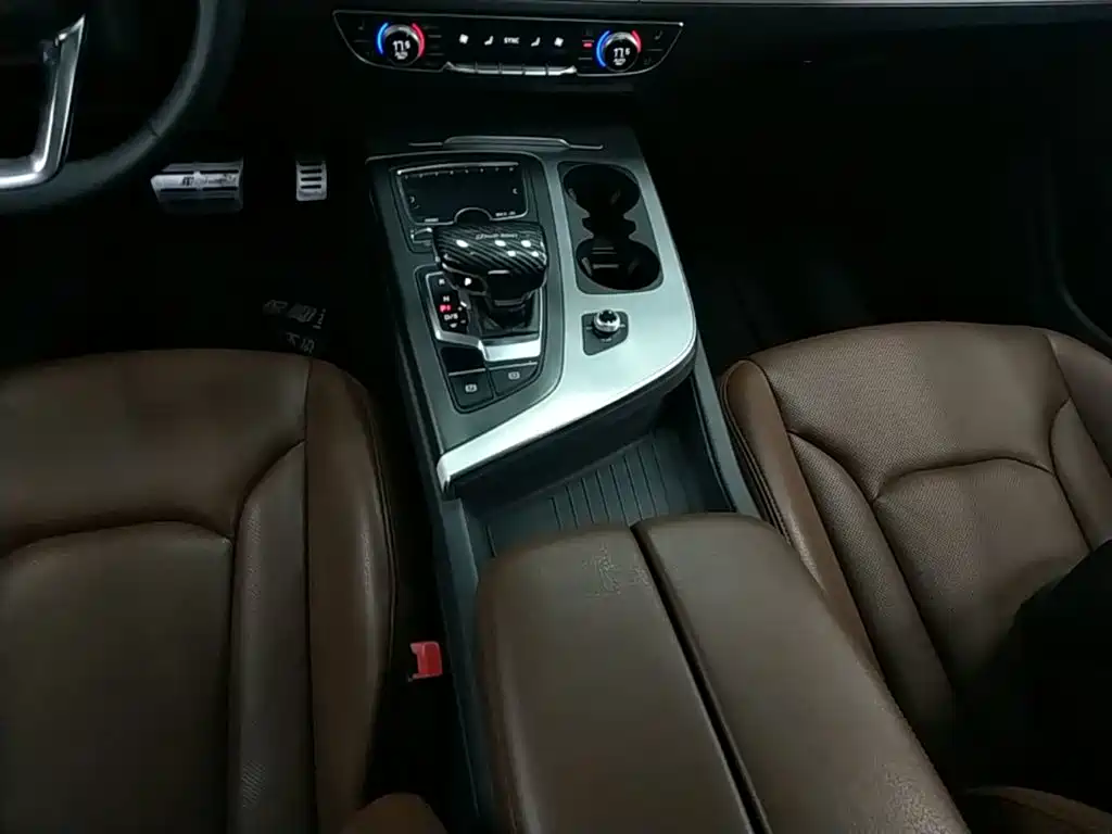 Audi Q7 2019 — фото 14