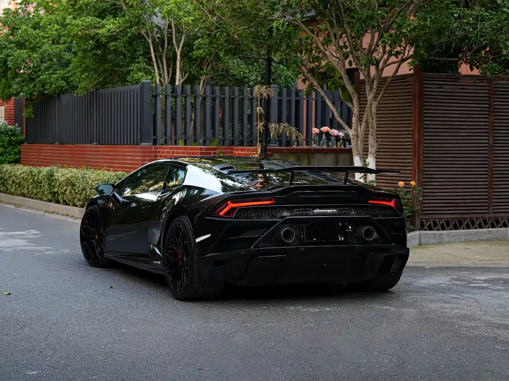 Lamborghini Huracán 2021