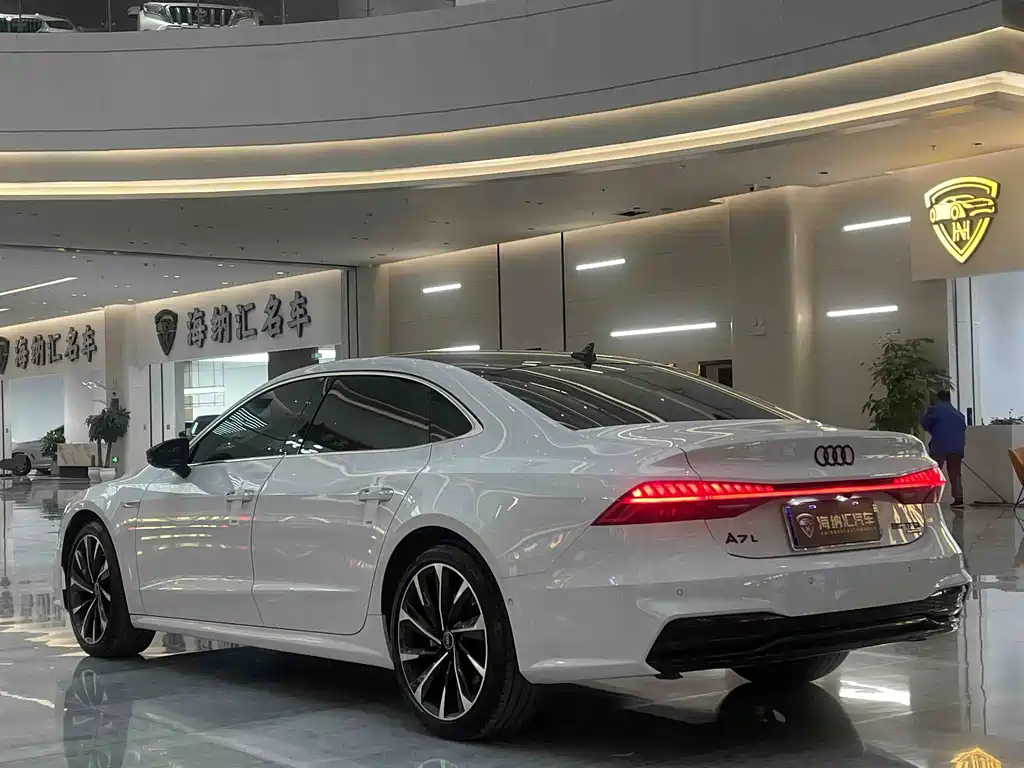 Audi A7L 2023 — фото 5