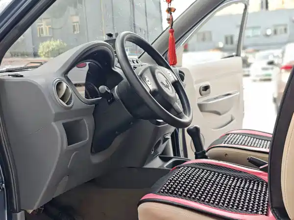 Wuling Hongguang 2013