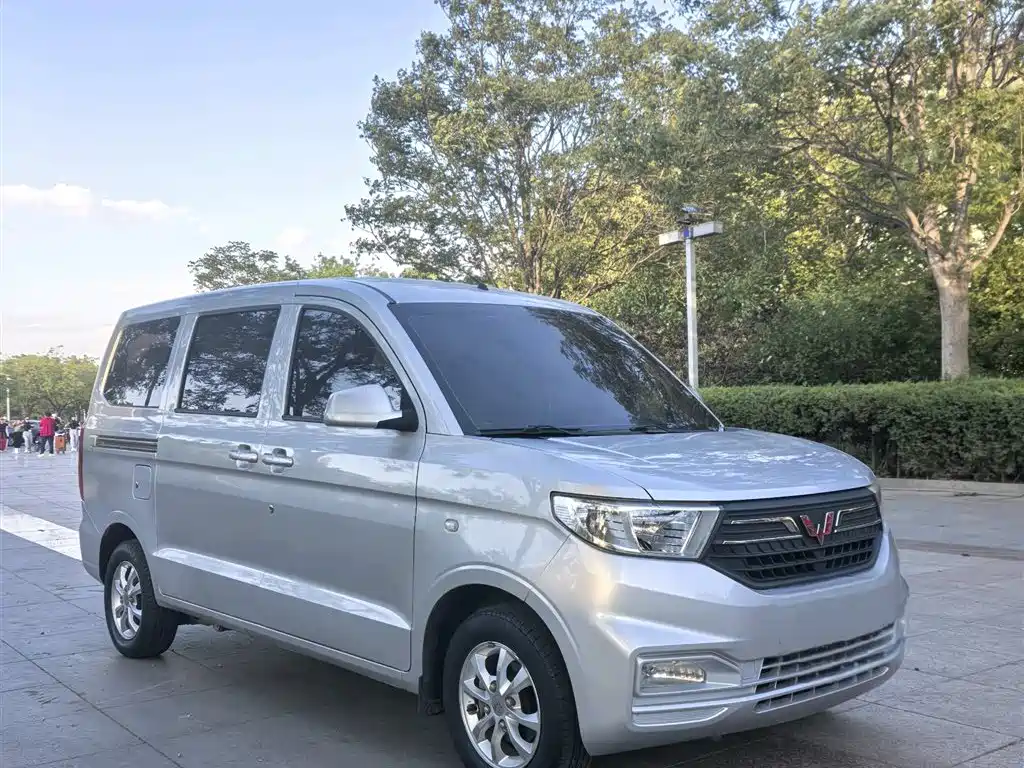 Wuling Hongguang V 2019 — фото 3
