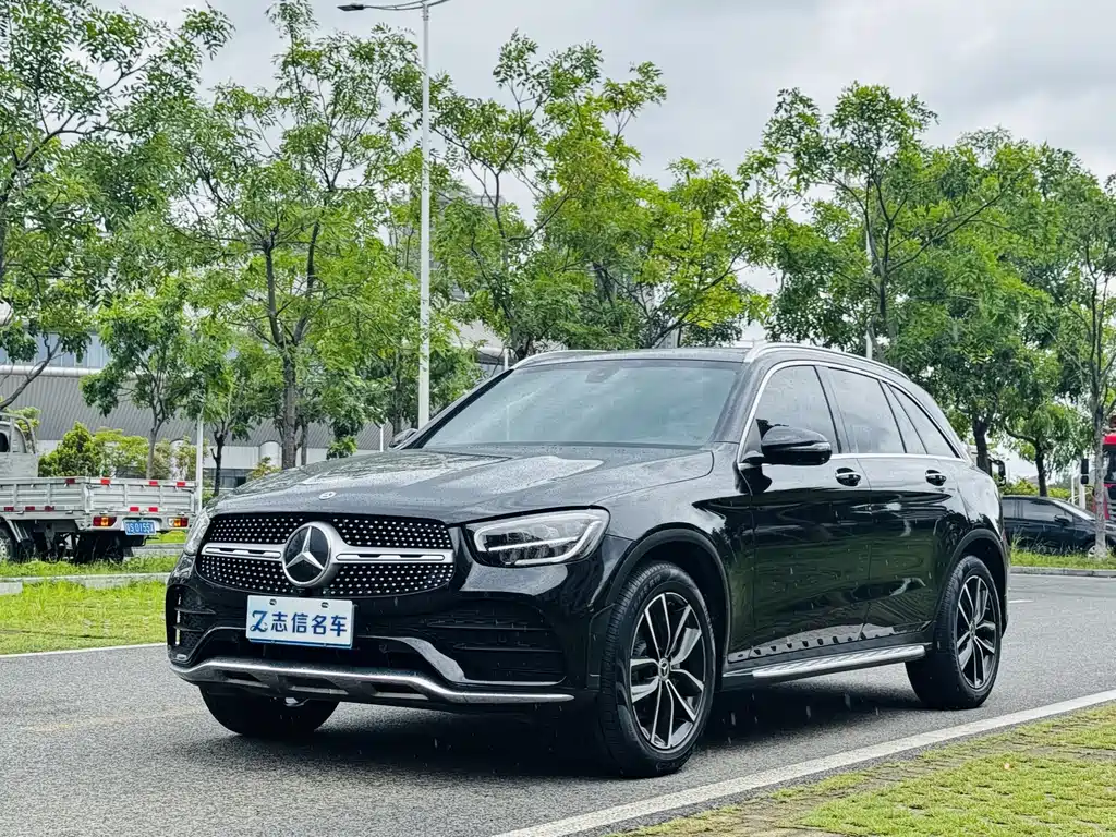 Mercedes-Benz GLC 2022 — фото 1
