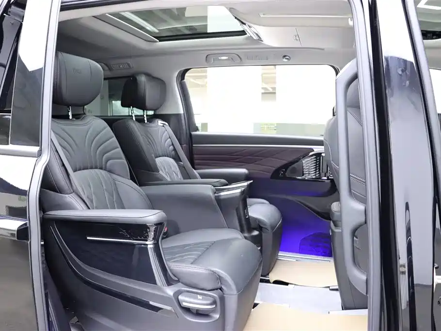 GAC Motor Trumpchi M8 2024 — фото 15